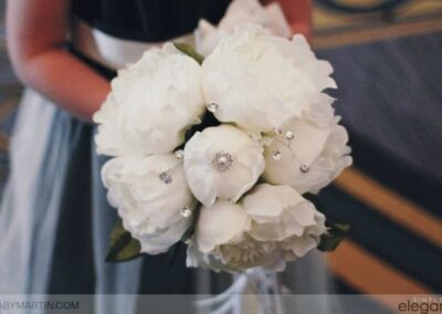 7 ways to personalize your wedding flowers