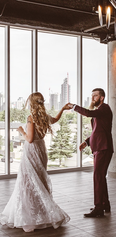 Weddings in Calgary - A married couple dancing